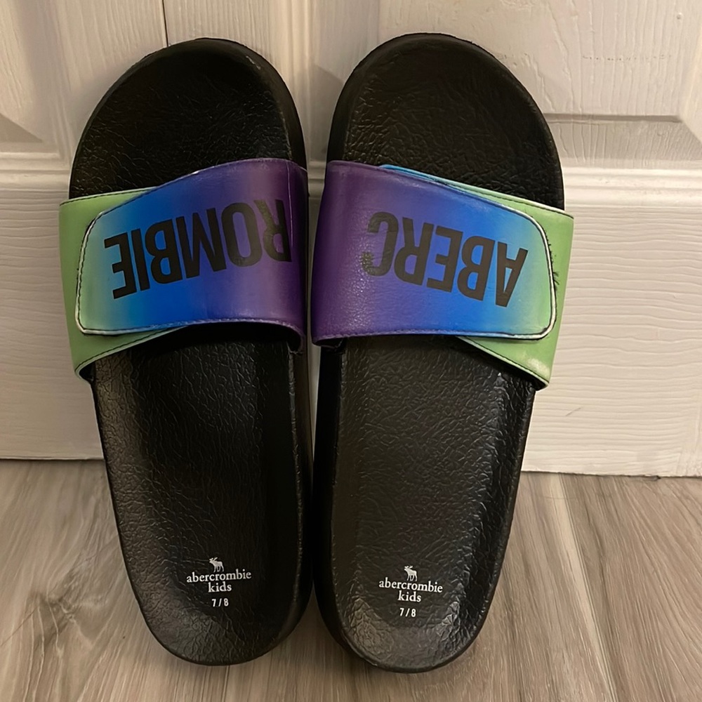 Abercrombie kids slides